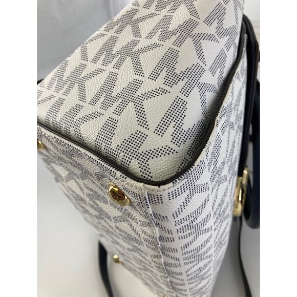 MICHAEL KORS, LARGE SIGNATURE PRINT LEATHER CROSSBODY BAG - Picture 8 of 14